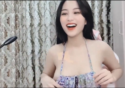 Em gái Hà Nội mông to mới 17 tuổi live show hàng